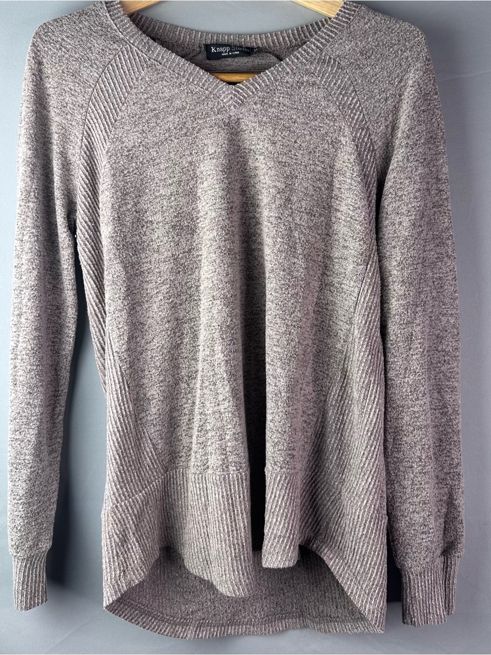 Knapp Studio V-Neck Soft Knit Pullover Sweater - Taupe / Heather Gray - Size M